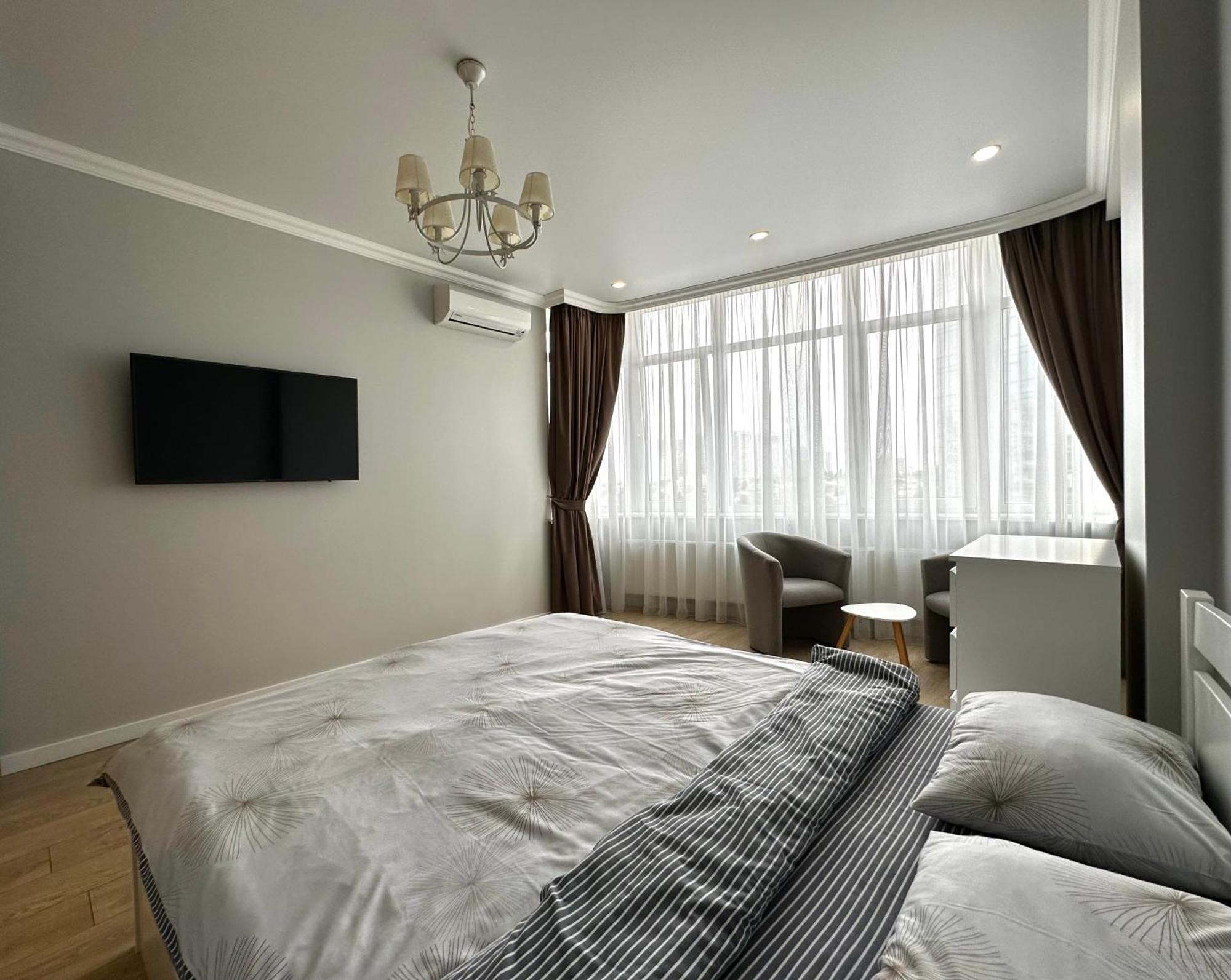 Gagarin Plaza Stylish Apartment Odessa Exterior foto